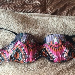 NWT Gorgeous swimming suit bikini top!